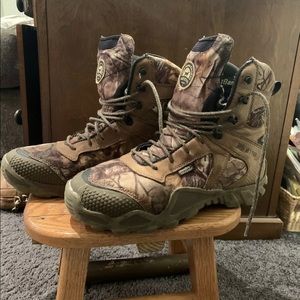hunting boots size 10.5